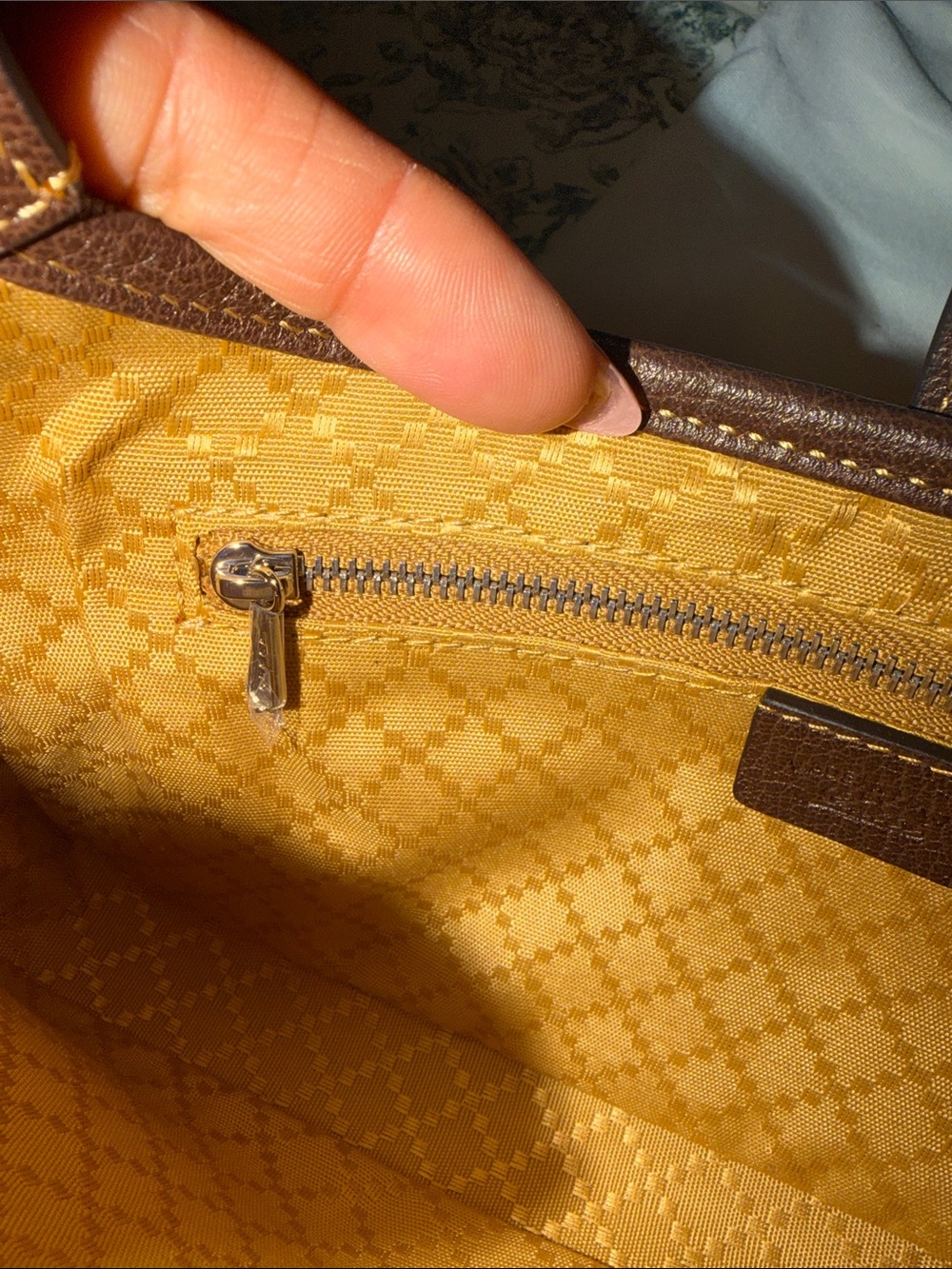 Jackie Slim Medium Shoulder Bag - Picture 7 of 9
